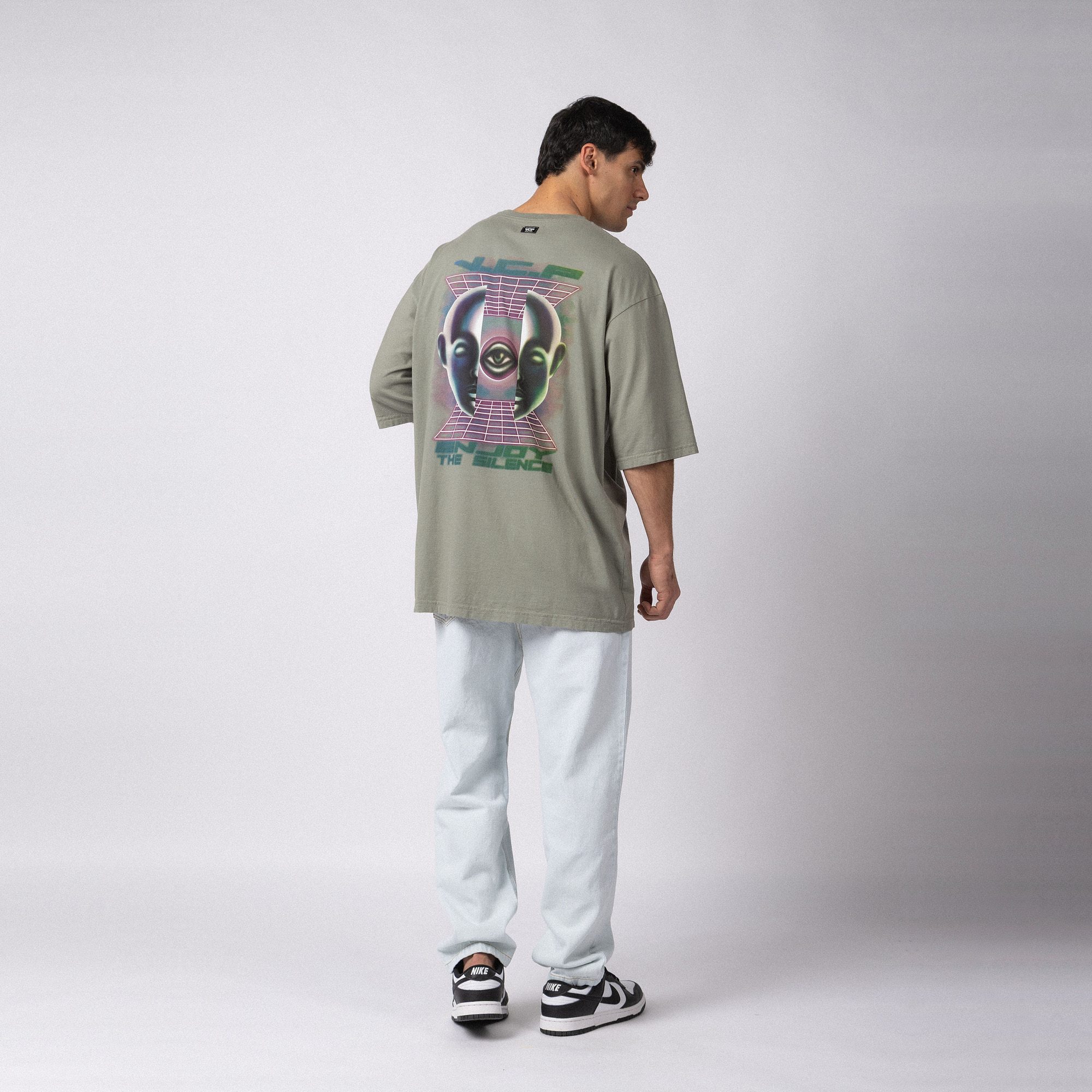 Remera Over Taz Enjoy