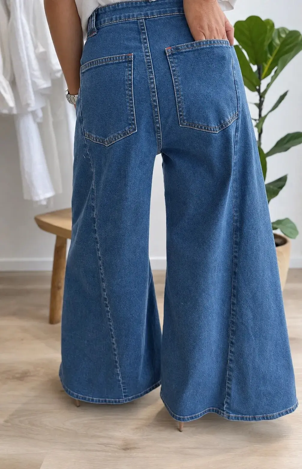 Jean Ibiza