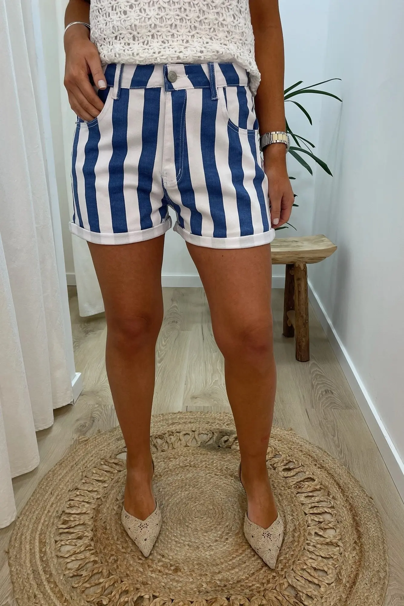 Short Lola