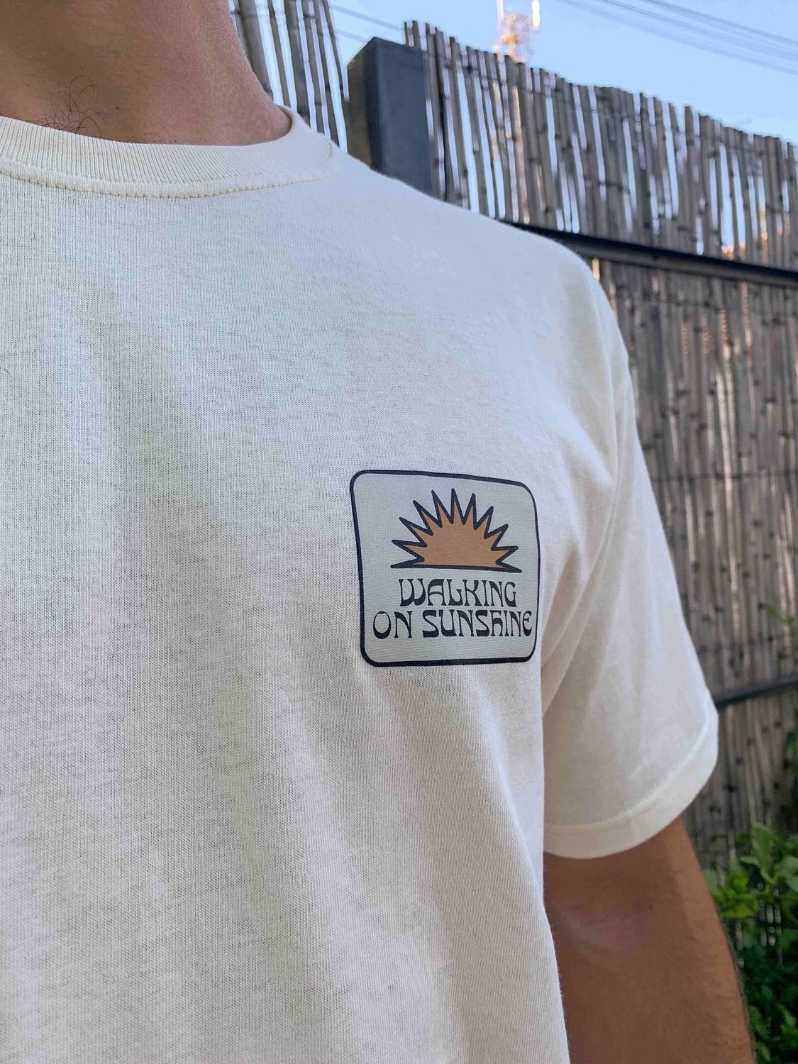 Remera Walking On Sunshine